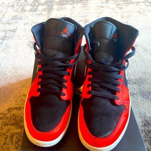Air Jordan 1 Mid Black/Infrared 23-White